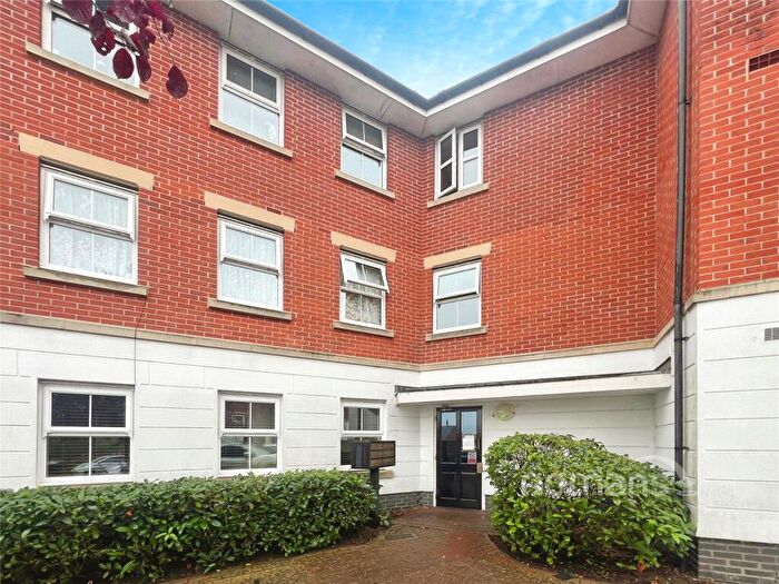 2 Bedroom Apartment For Sale In Bell Chase, Aldershot, Hampshire, GU11