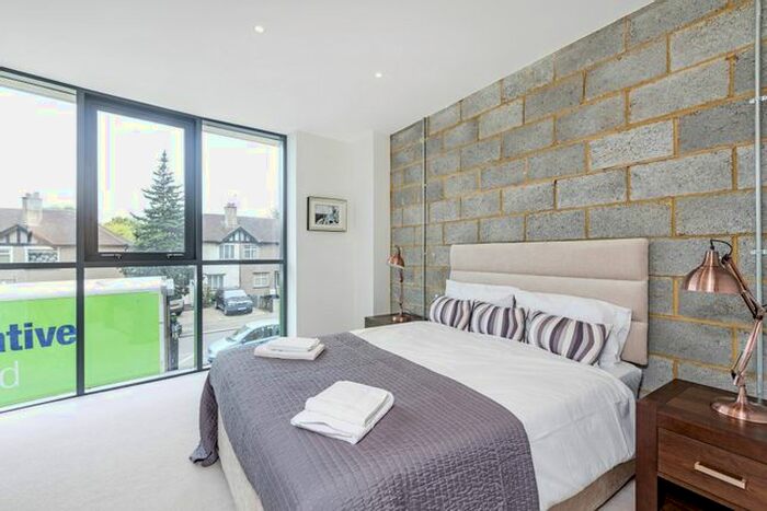 2 Bedroom Flat To Rent In Reed House, Durnsford Road, Wimbledon, SW19