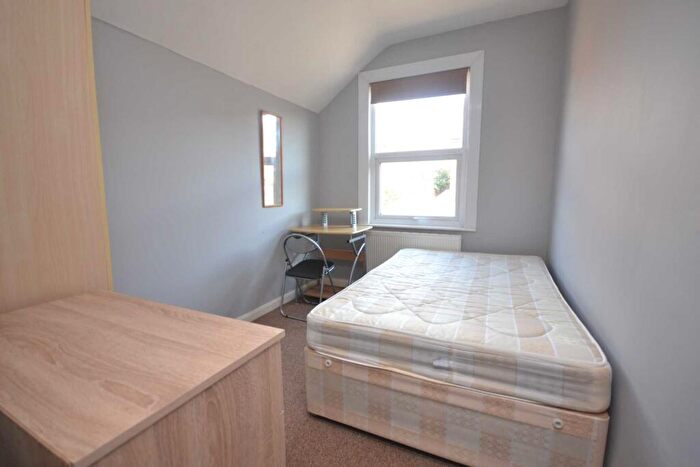 4 Bedroom Terraced House To Rent In Pitcroft Avenue, University Area, RG6