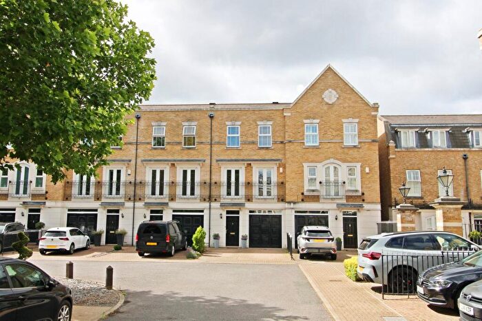 4 Bedroom Town House For Sale In St Martins Lane, Langley Park, Beckenham, BR3