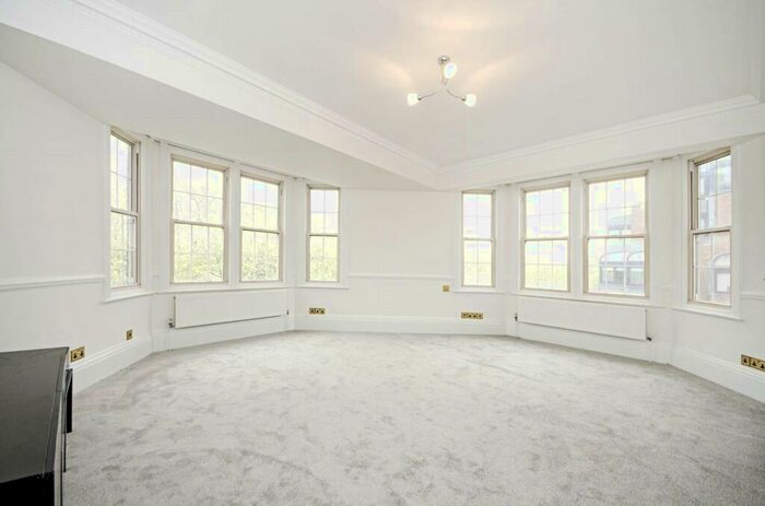6 Bedroom Apartment To Rent In Park Road, London, NW8