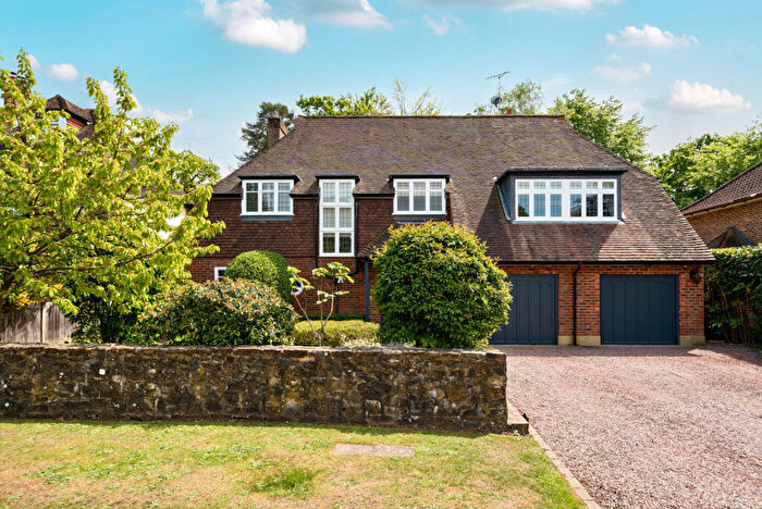 4 Bedroom Detached House To Rent In Southfield Place, Weybridge, Surrey, KT13