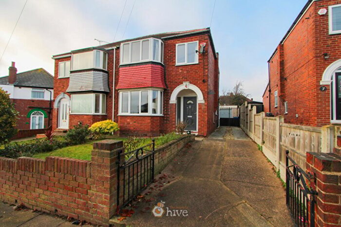 3 Bedroom Semi-Detached House For Sale In Oakhill Road, Wheatley Hills, Doncaster, DN2