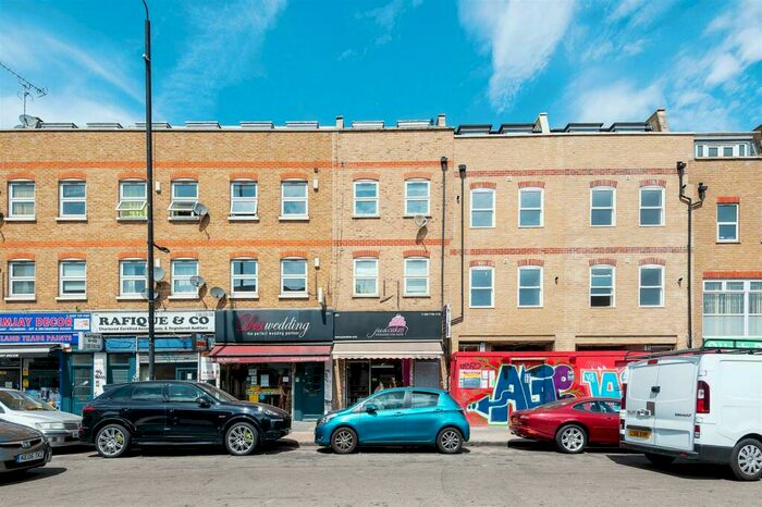 2 Bedroom Flat To Rent In Bethnal Green Road, London, E2
