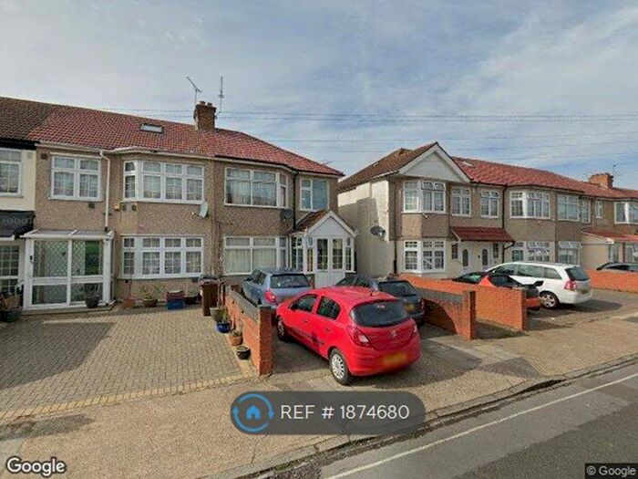 4 Bedroom Semi-Detached House To Rent In Ivanhoe Road, Hounslow West, TW4