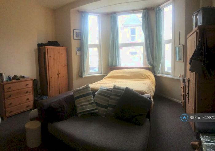1 Bedroom Flat To Rent In Moor View Terrace, Plymouth, PL4