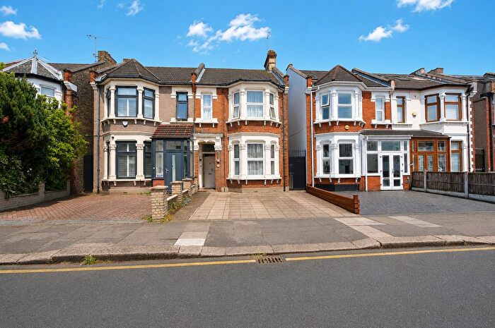 2 Bedroom Flat To Rent In Wellesley Road, Ilford, IG1