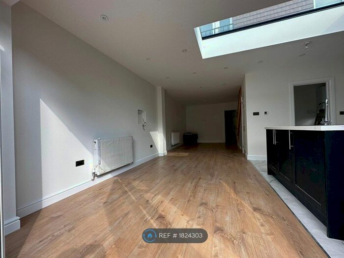 3 Bedroom Semi-Detached House To Rent In Cascade Road, Buckhurst Hill, IG9