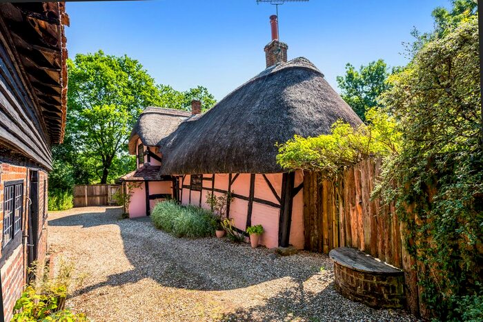 7 Bedroom Country House For Sale In Wellow Drove, Hampshire, SO51