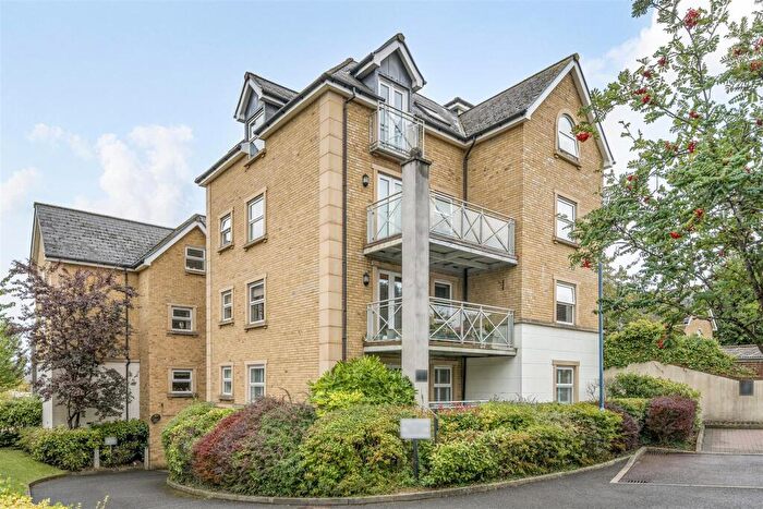 2 Bedroom Apartment For Sale In Queensgate, Maidstone, ME16
