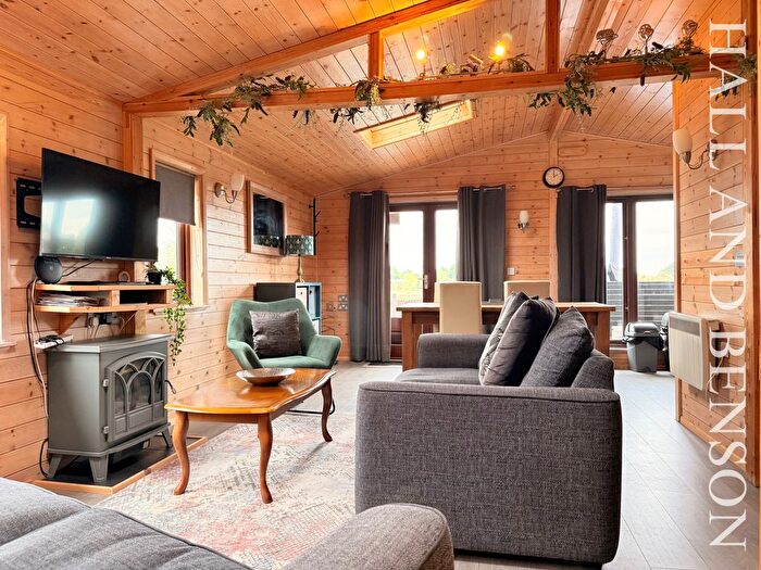 3 Bedroom Bungalow To Rent In Brookes Lane, Derby, DE65