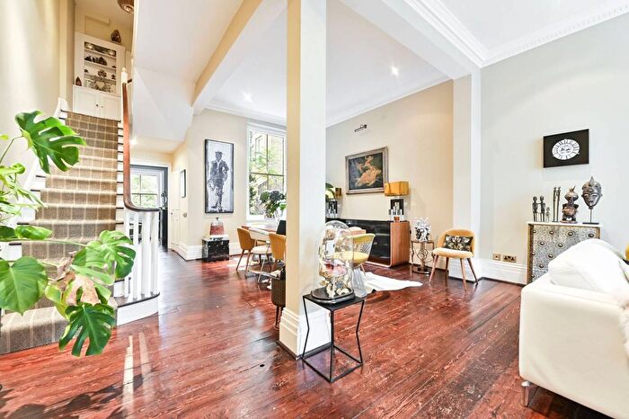 4 Bedroom Property To Rent In Finborough Road, Chelsea, London, SW10