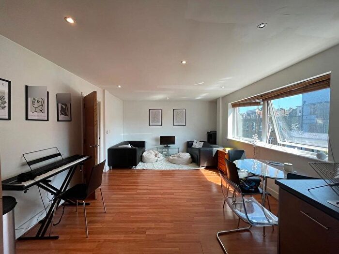 1 Bedroom Flat To Rent In John Ruskin Street, London, SE5