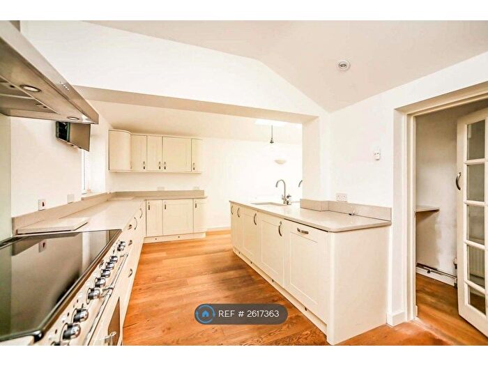 4 Bedroom Detached House To Rent In City Way, Rochester, ME1