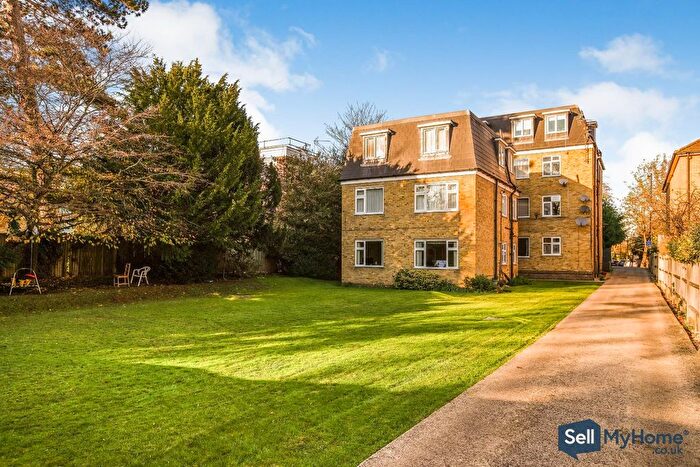 2 Bedroom Flat For Sale In Walton Court, Warham Road, South Croydon, CR2