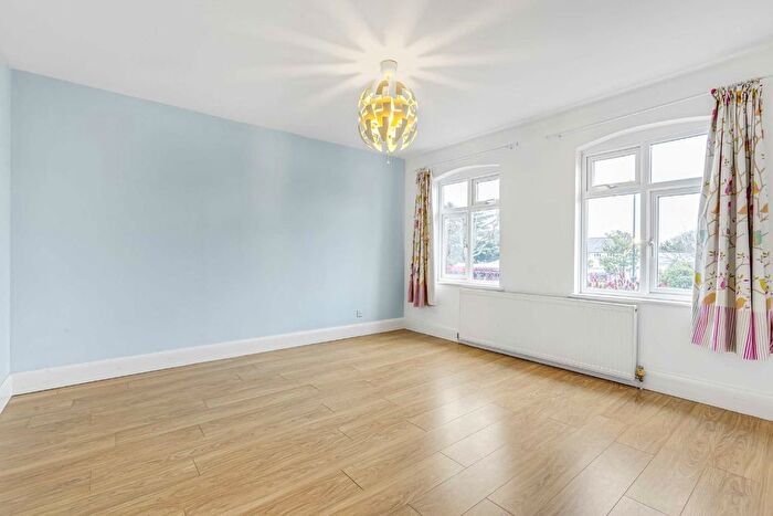 4 Bedroom Terraced House To Rent In Sixth Cross Road, Twickenham, TW2