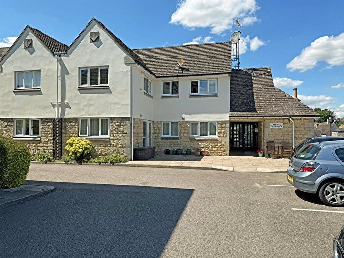 2 Bedroom Flat For Sale In Torkington Gardens, Stamford, PE9
