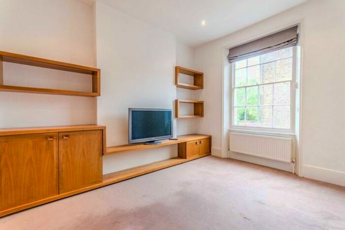 2 Bedroom Maisonette To Rent In Richmond Avenue, Barnsbury, London, N1