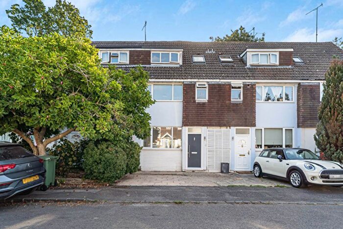 3 Bedroom Terraced House For Sale In Upton Close, Henley On Thames, RG9
