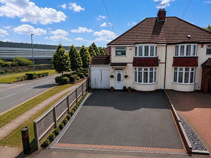 3 Bedroom Semi-Detached House For Sale In Haslucks Green Road, Solihull, B90