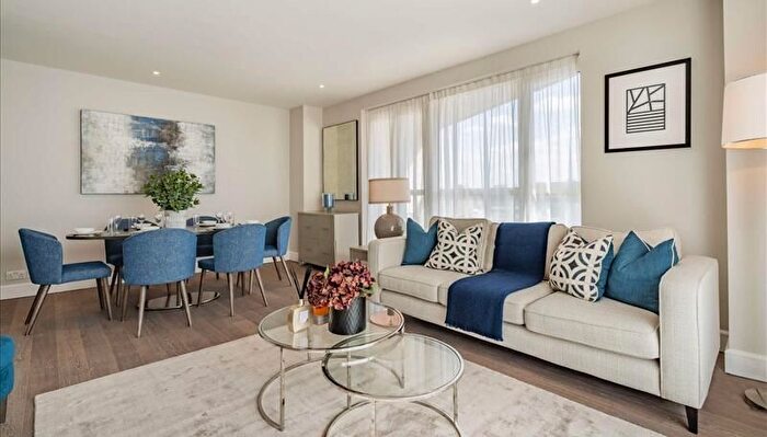 2 Bedroom Flat To Rent In Westferry Circus, London, E14