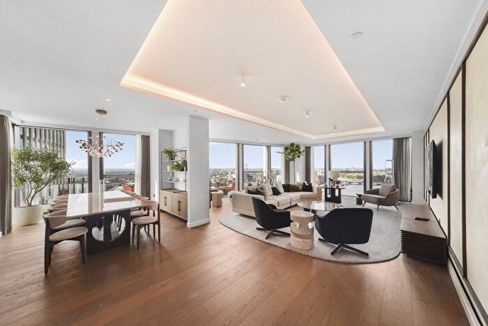 4 Bedroom Flat To Rent In Carnation Way, London, SW8