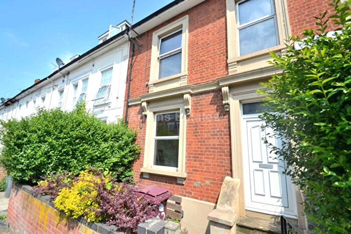 3 Bedroom Flat To Rent In Waylen Street, Reading, RG1