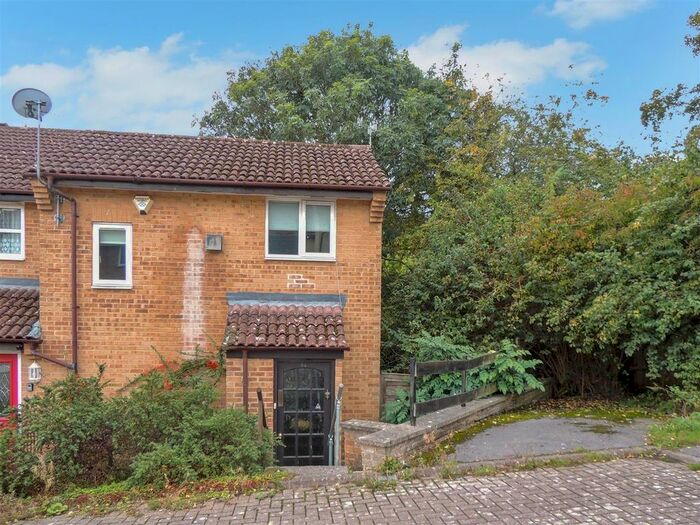 Houses for sale & to rent in BS15 8RA, Wood Road, Kingswood Bristol