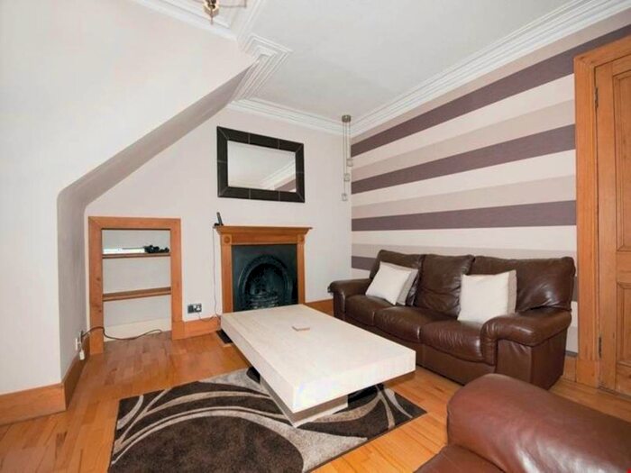 2 Bedroom Flat To Rent In Chapel Street, Aberdeen, AB10