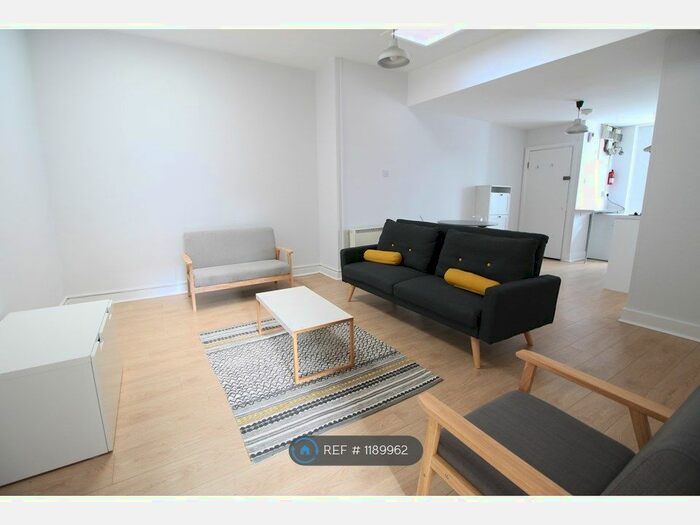 1 Bedroom Flat To Rent In Camden Mews, London, NW1