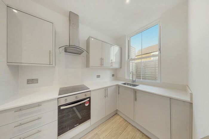 1 Bedroom Flat To Rent In Bushey Grove Road, Bushey, WD23