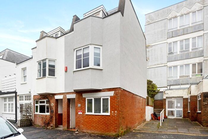 4 Bedroom Mews For Sale In Royal Crescent Mews, Brighton, BN2