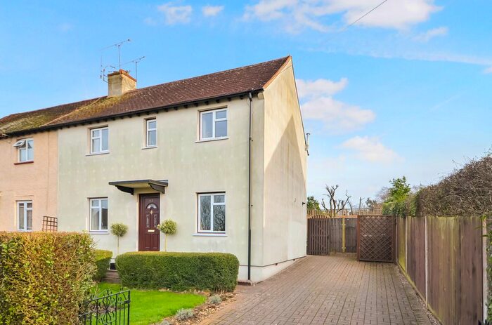 3 Bedroom Semi-Detached House To Rent In Arthur Road, Farnham GU9