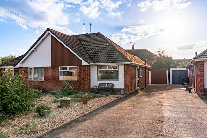 2 Bedroom Semi-Detached Bungalow For Sale In The Close, Saughall, CH1