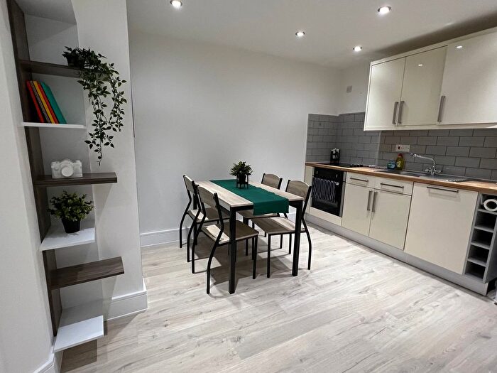 1 Bedroom Flat To Rent In Exmouth Mews, Euston, Drummond Street, Camden, Ucl, West End, Bloomsbury, London, NW1