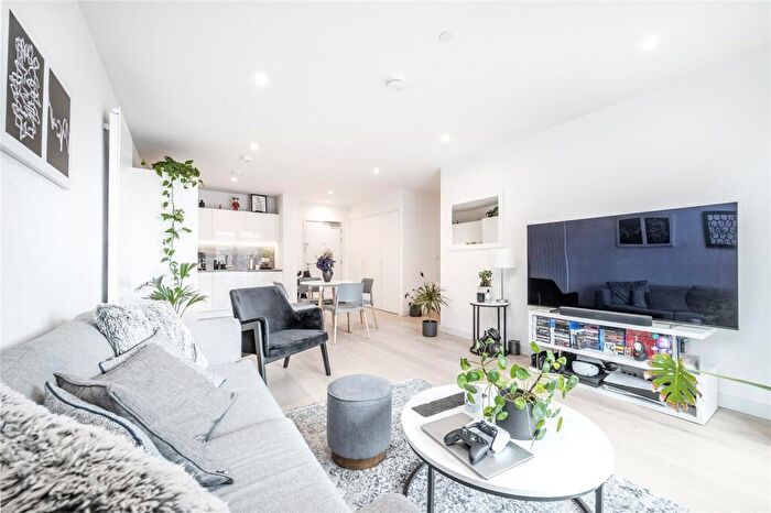 1 Bedroom Apartment For Sale In John Cabot House, Royal Crest Avenue, London, E16