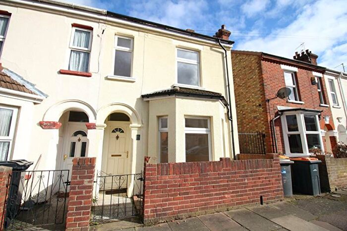 3 Bedroom Semi-Detached House To Rent In Nelson Street, Bedford, MK40