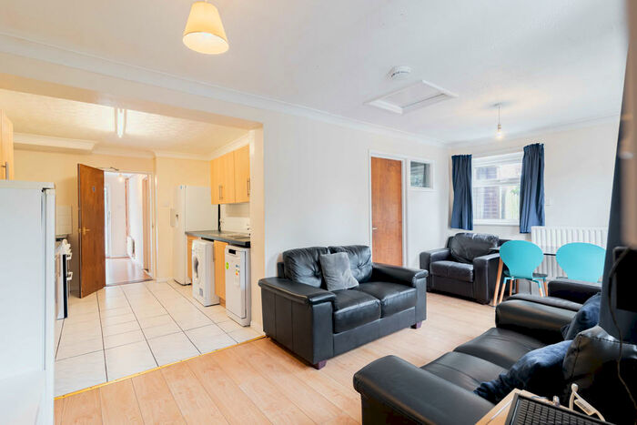 3 Bedroom Terraced House To Rent In Taplings Road, Winchester, SO22