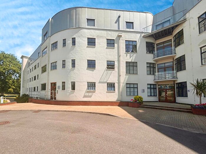 2 Bedroom Flat To Rent In Hayes Road, Sully, Penarth, CF64