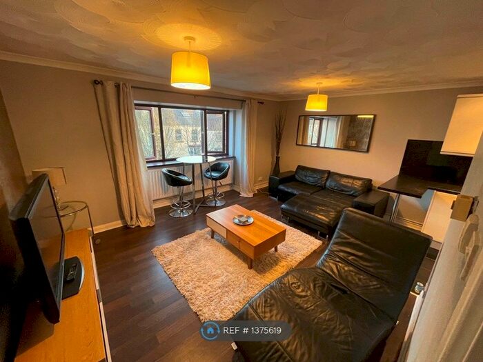 1 Bedroom Flat To Rent In Brunel Court, Swansea, SA1
