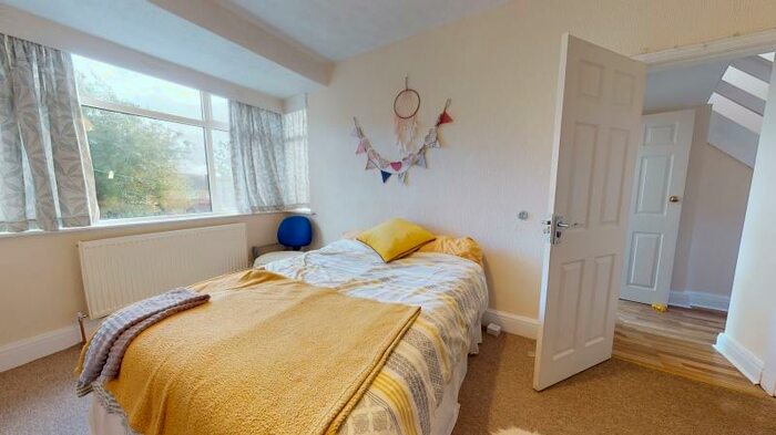 3 Bedroom Semi-Detached House To Rent In Eden Drive, Headingley, Leeds, LS4