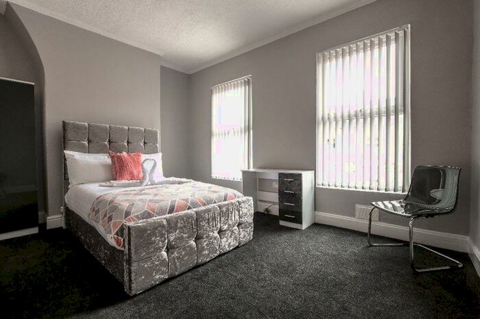 6 Bedroom Terraced House To Rent In Dial Street, Liverpool, L7