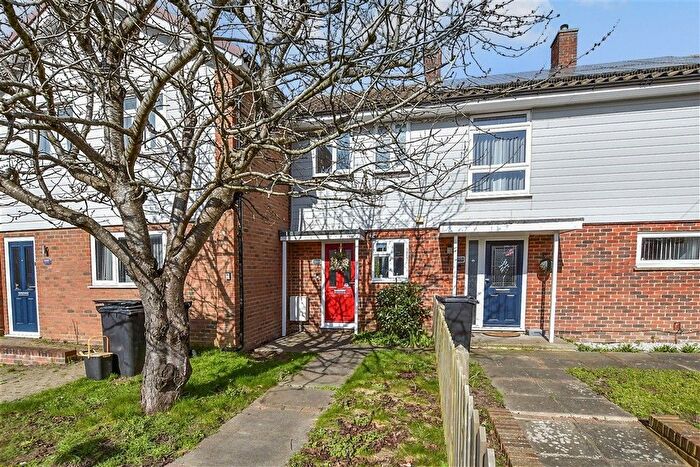 1 Bedroom Terraced House For Sale In Kingfisher Road, Larkfield, Aylesford, Kent, ME20