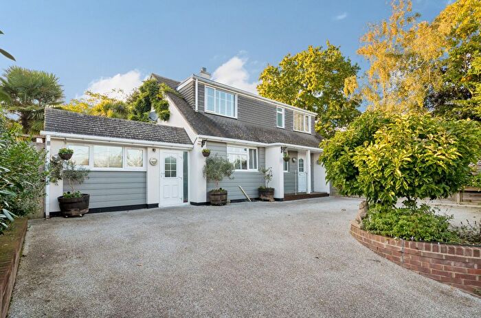 4 Bedroom Detached House For Sale In Woodgaston Lane, Hayling Island, PO11