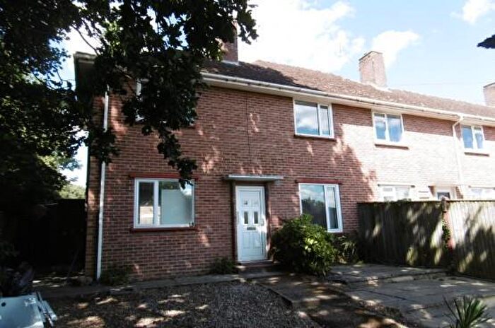 4 Bedroom Semi Detached House To Rent In Grasmere Close, Norwich, NR5