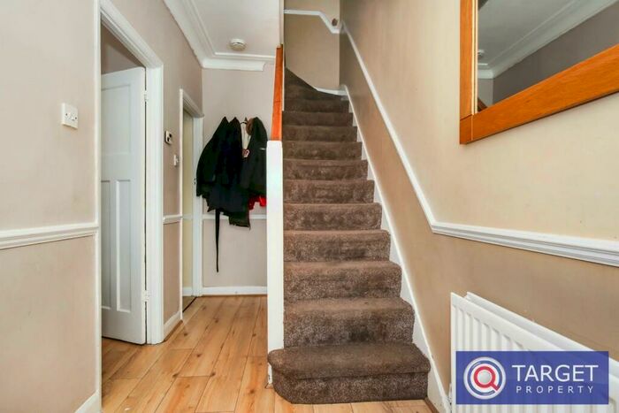 3 Bedroom Terraced House For Sale In Albany Road, Enfield, EN3
