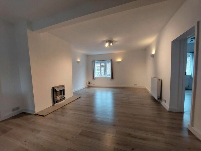 2 Bedroom Flat To Rent In Pillory Street, Nantwich, CW5