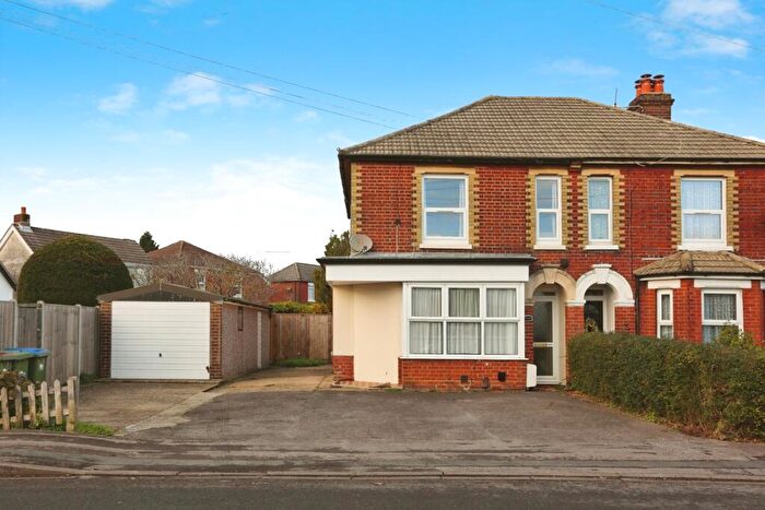 2 Bedroom Semi Detached House For Sale In Deacon Road, Southampton, Hampshire, SO19