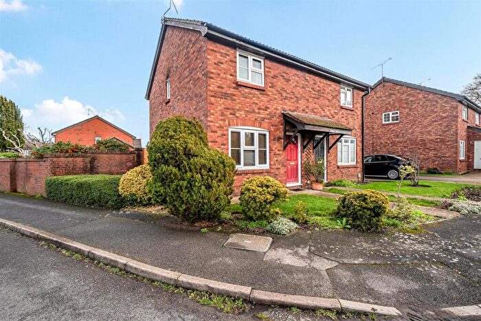 3 Bedroom Semi Detached House For Sale In Quartz Close Wokingham, Berkshire, RG41