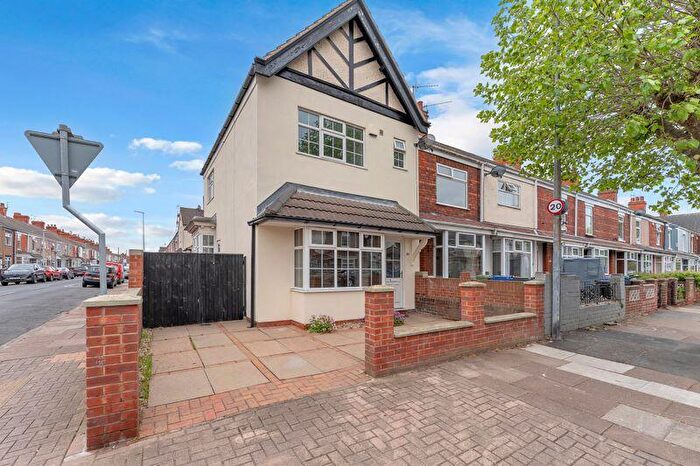 2 Bedroom End Of Terrace House To Rent In Humberstone Road, Grimsby, DN32